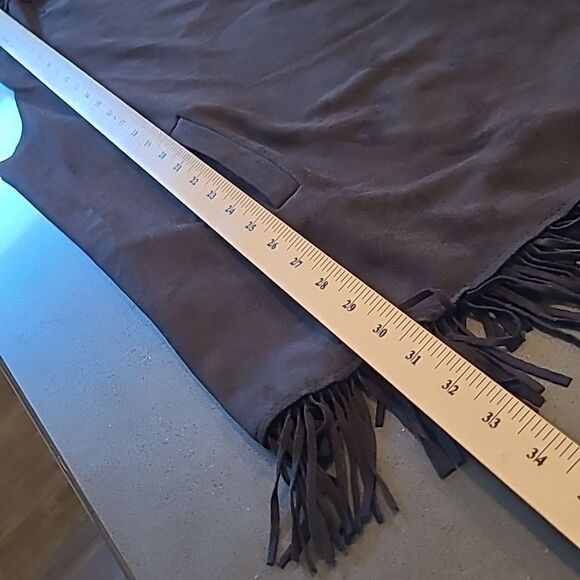 TCEC  sz L black fringed vest, Asymmetrical hem, 2 side pockets - Picture 8 of 11
